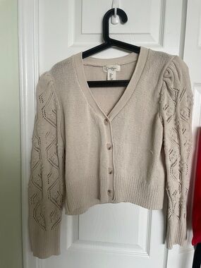 Jessica Simpson Neutral Beige V-Neck Crochet Sleeve Cardigan